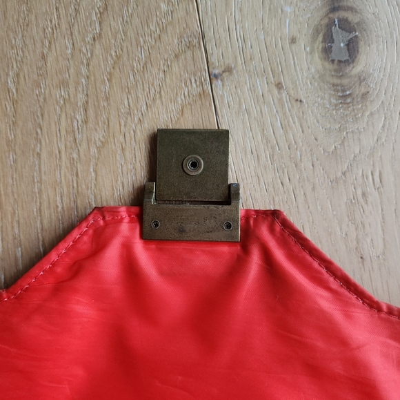 XHILIRATION | Coral colored cross body bag - Picture 3 of 10